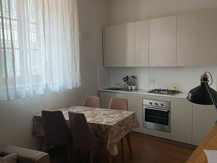 Appartamento trilocale in affitto in Via Trieste, Santa Maria, Pisa