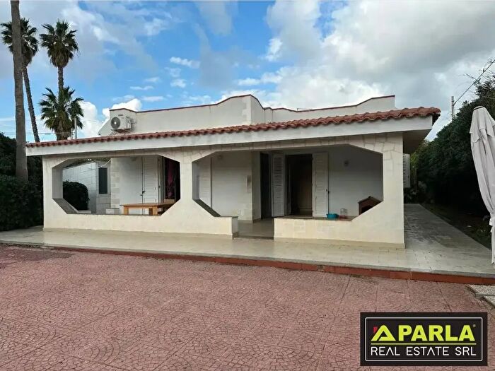 Casa con 5 locali in vendita in Fontane Bianche, Siracusa