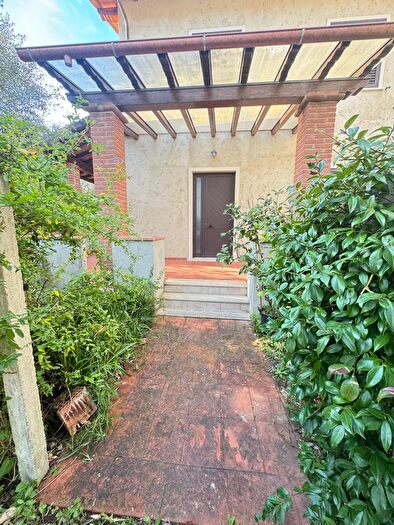 Casa quadrilocale in affitto in Seravezza