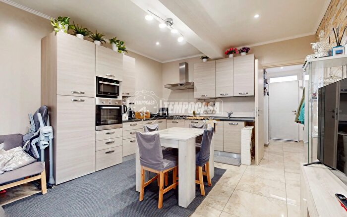 Casa trilocale in vendita in Via San Giovanni Bono, Mantova