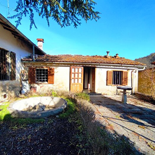 Casa con 6 locali in vendita in Via Brocchi Borgo San Lorenzo, Borgo San Lorenzo