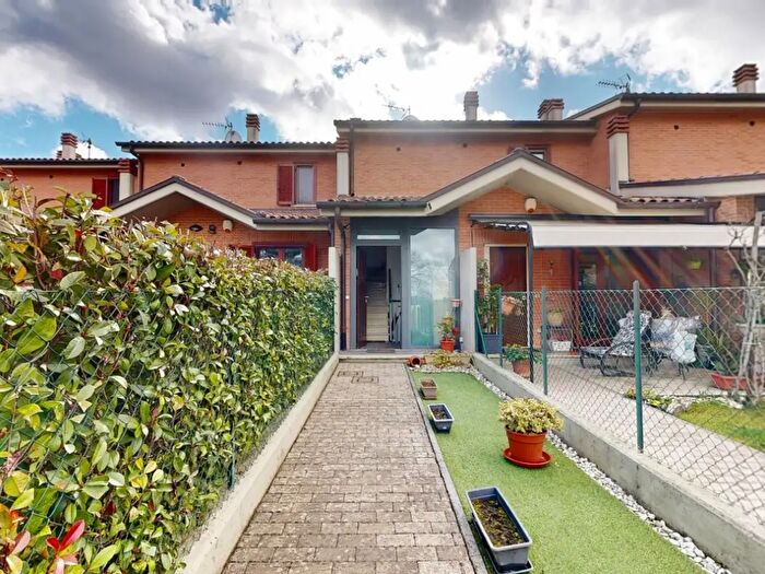 Appartamento bilocale in vendita in Via CRosatelli I Rie, Rieti