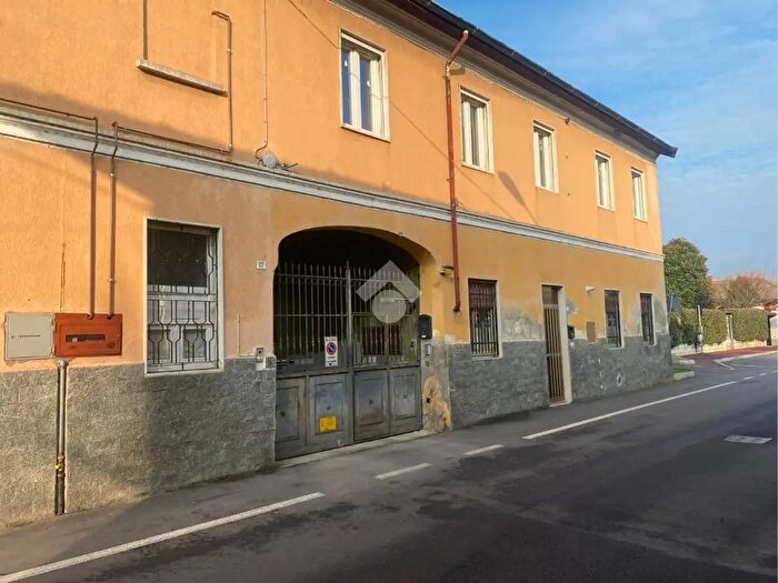 Appartamento bilocale in vendita in Via Federico Bosi, Ossona