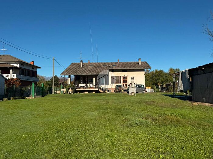 Casa con 5 locali in vendita in Via Paruzza, Cossato