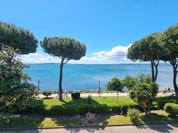 Appartamento quadrilocale in affitto in Via della Rena, Centro, Trevignano Romano