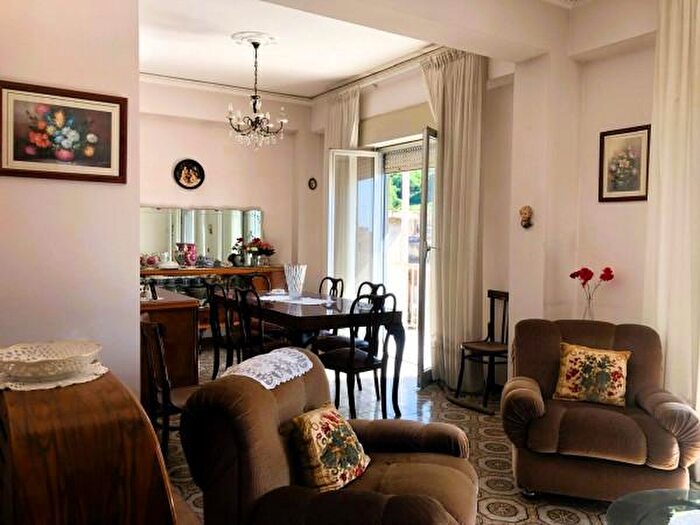 Appartamento con 6 locali in vendita in Via Immacolata, Barcellona Pozzo Di Gotto