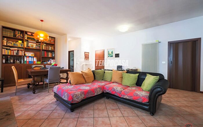 Appartamento con 5 locali in vendita in Via Villa Clelia, Imola