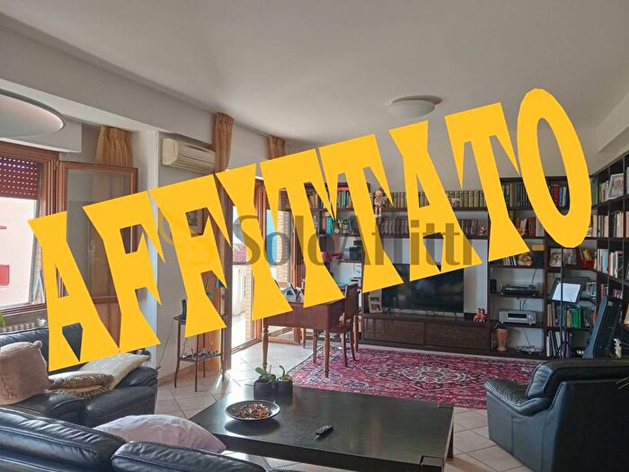 Appartamento con 6 locali in affitto in Centro, Falconara Marittima