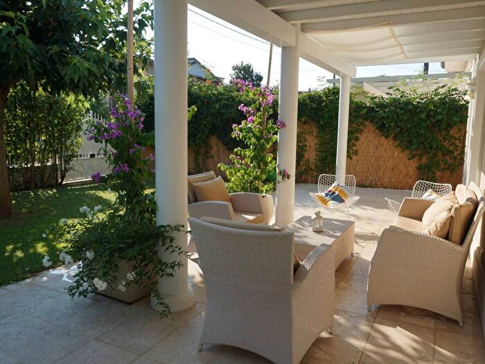 Casa con 6 locali in affitto in Via Concordia, Pietrasanta