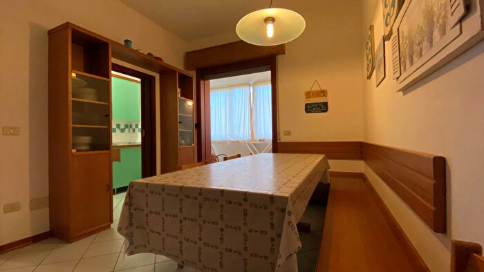 Appartamento con 5 locali in affitto in Via Arezzo, Cervia