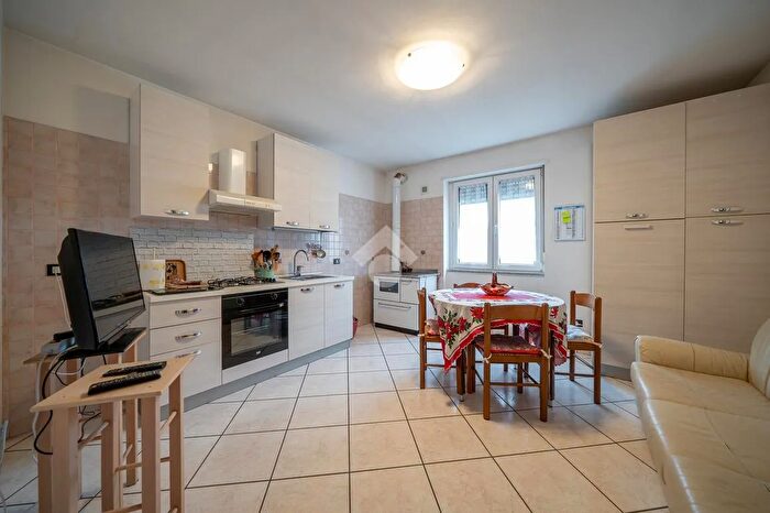 Casa quadrilocale in vendita in Via Francesco Dalmaso, Lavis