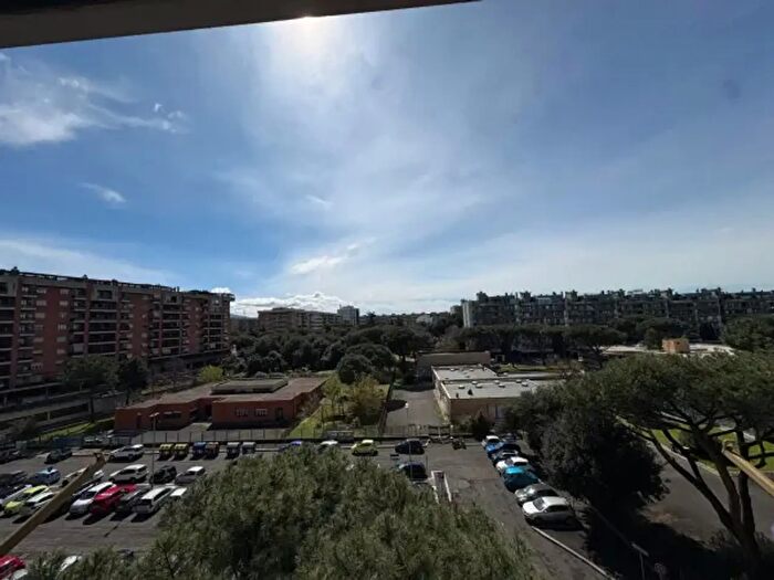 Appartamento quadrilocale in vendita in Via Francesco Gentile, Roma