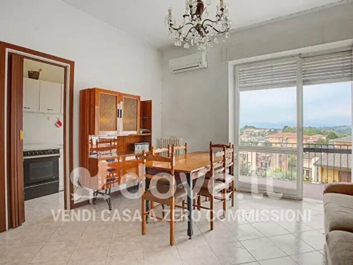 Appartamento trilocale in vendita in Viale Verbano, Gavirate