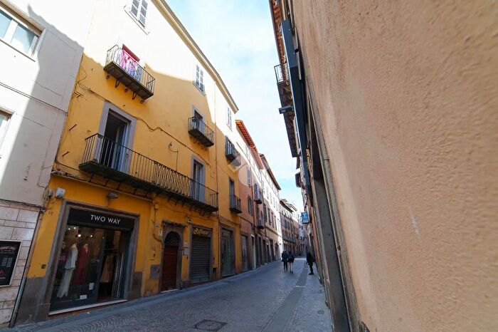 Appartamento con 8 locali in vendita in Corso Italia, Viterbo