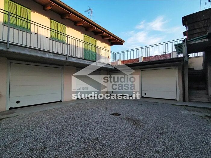 Appartamento con 6 locali in vendita in Via dei Cistercensi, Caravaggio