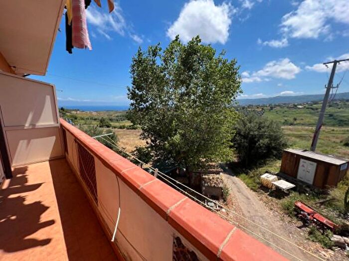 Appartamento trilocale in vendita in Via Provinciale Conidoni, Briatico