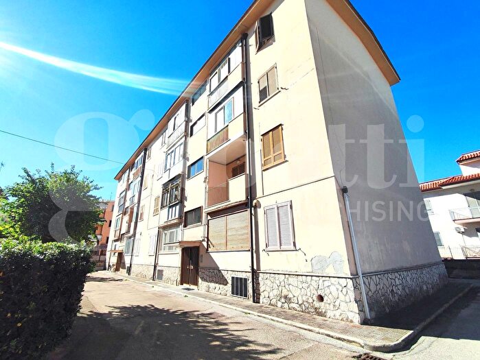 Appartamento trilocale in vendita in Via Roma, Cimitile