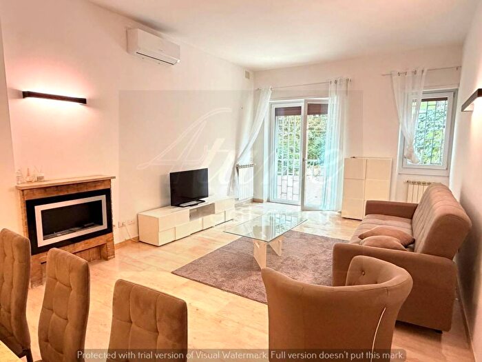 Appartamento trilocale in affitto in Via Cassia, Tomba di Nerone, Roma