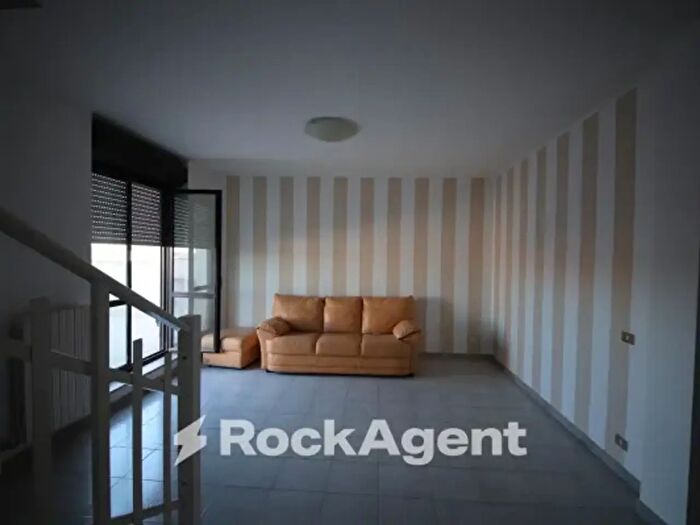 Appartamento quadrilocale in vendita in Piazza Sandro Pertini, Taranto