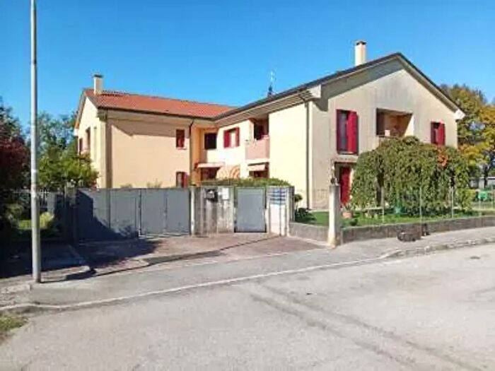 Appartamento trilocale in vendita in Via Via da Milano, Gaiarine