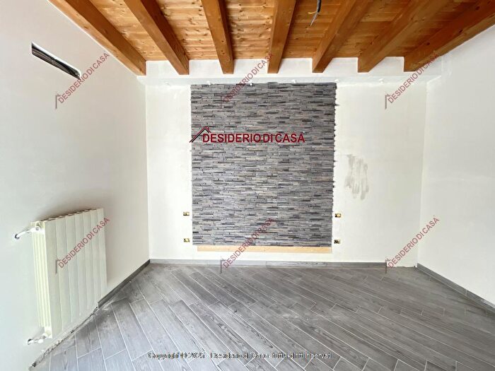 Casa con 9 locali in vendita in Marineo