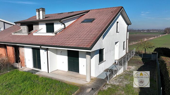 Casa con 7 locali in vendita in Principe Umberto, Ospedaletto Euganeo