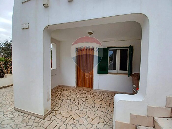 Casa con 5 locali in vendita in Monopoli