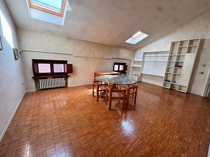 Appartamento con 5 locali in vendita in Mantova