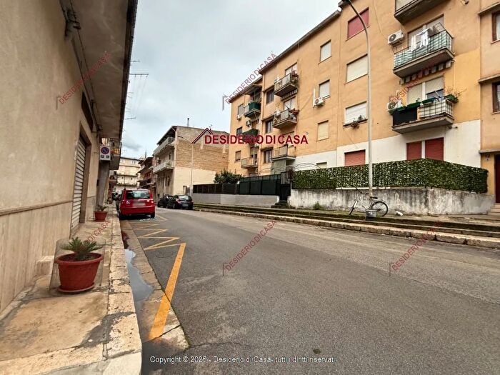 Casa con 7 locali in vendita in Piazza Poetessa Bonura Partinico Pa Italia, Partinico