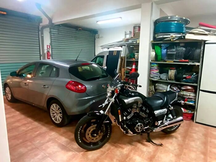 Casa con 6 locali in vendita in Via Roma, Francavilla Di Sicilia