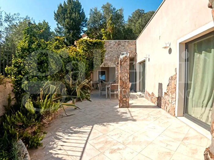 Casa con 5 locali in vendita in Carrara