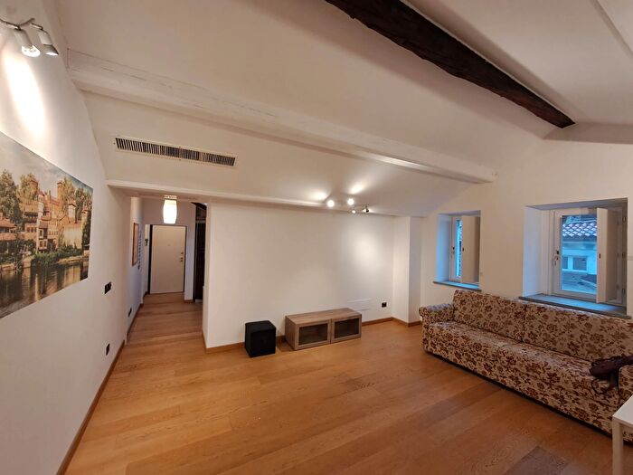 Appartamento trilocale in vendita in Via Conte Verde, Torino