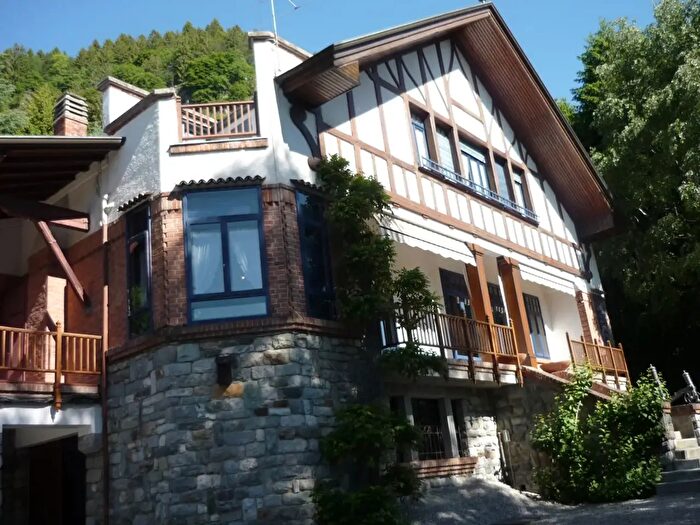 Casa in vendita in Via Coniugi Antonioli, Magreglio