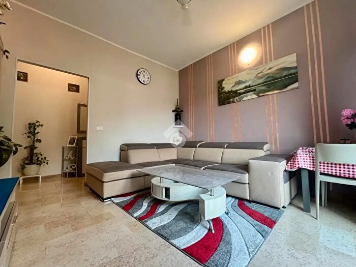 Appartamento trilocale in vendita in Via Giuseppe Giacosa, Brescia