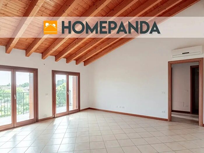 Appartamento trilocale in vendita in Via Redenzione, Castelverde