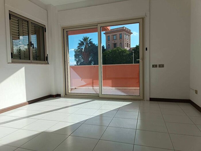 Appartamento trilocale in affitto in Via Angelo Poliziano, Genneruxi, Cagliari