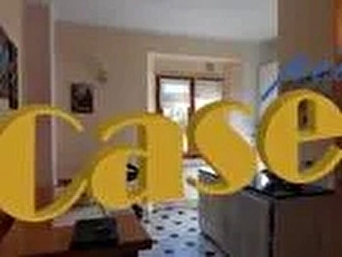 Appartamento con 6 locali in vendita in Pietrasanta