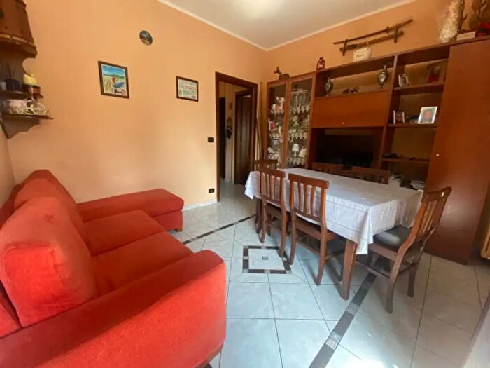 Appartamento con 5 locali in vendita in Via Giuseppe Quaranta, Carignano