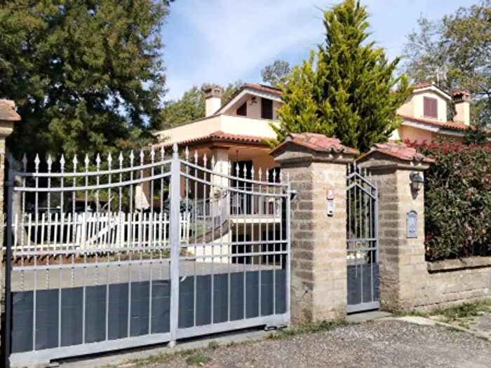 Casa con 6 locali in vendita in Via Quirino Faricelli, Bracciano