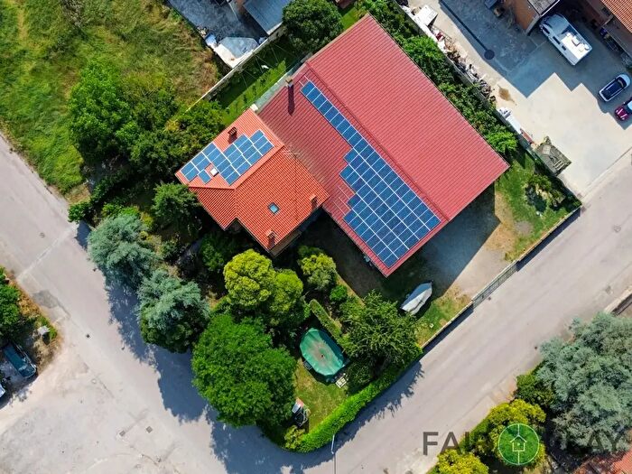Casa con 5 locali in vendita in Via Achille Grandi, Russi
