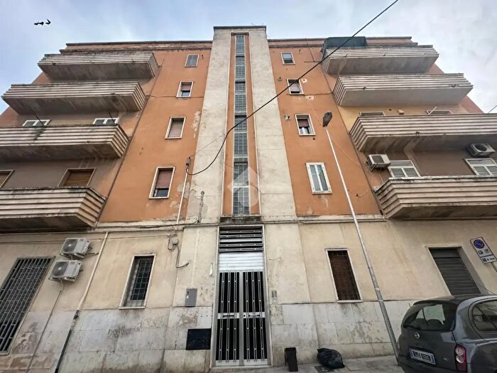 Appartamento con 5 locali in vendita in Via Puglia, Canosa Di Puglia
