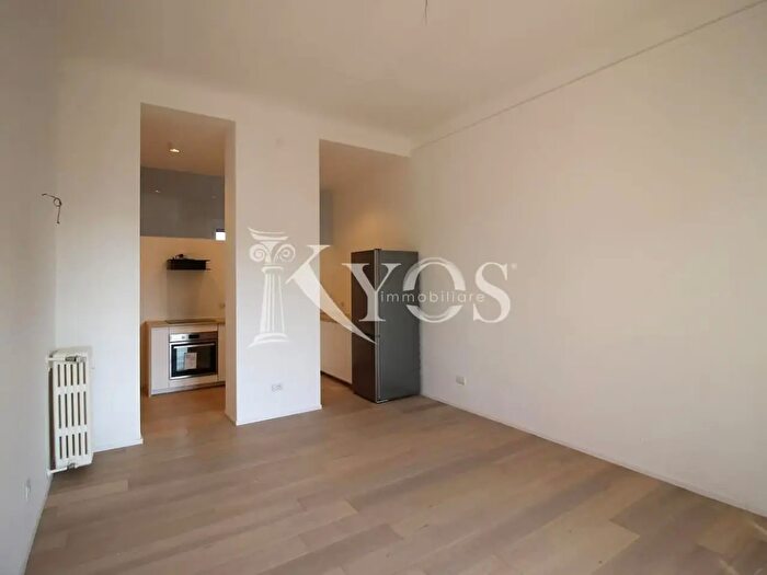 Appartamento trilocale in affitto in Via Vincenzo Monti, Milano