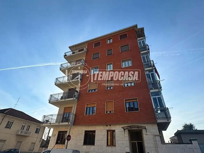 Appartamento trilocale in vendita in Via Francesco Rismondo, Torino