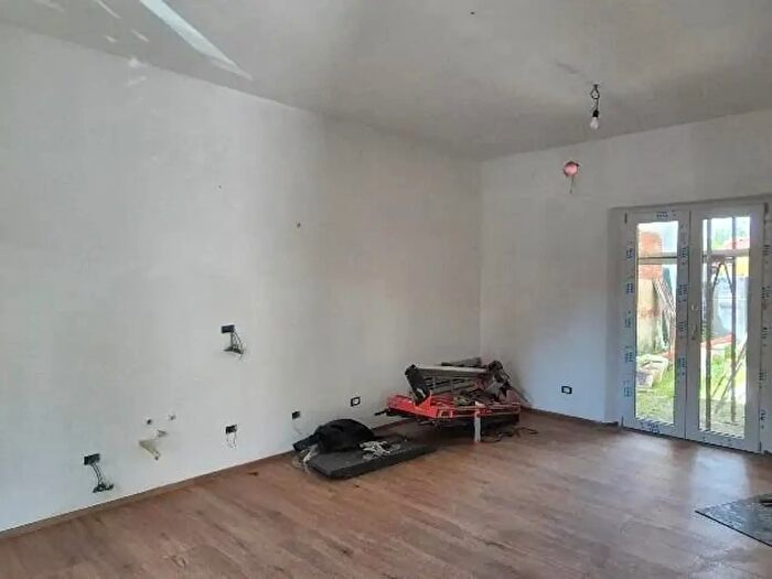 Casa con 6 locali in vendita in Tosco Romagnola, Cascina