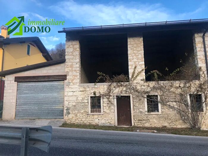 Casa trilocale in vendita in Via Pernechele, Lusiana Conco