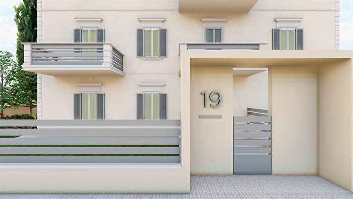 Appartamento trilocale in vendita in Vicolo SantAnna, Cecina