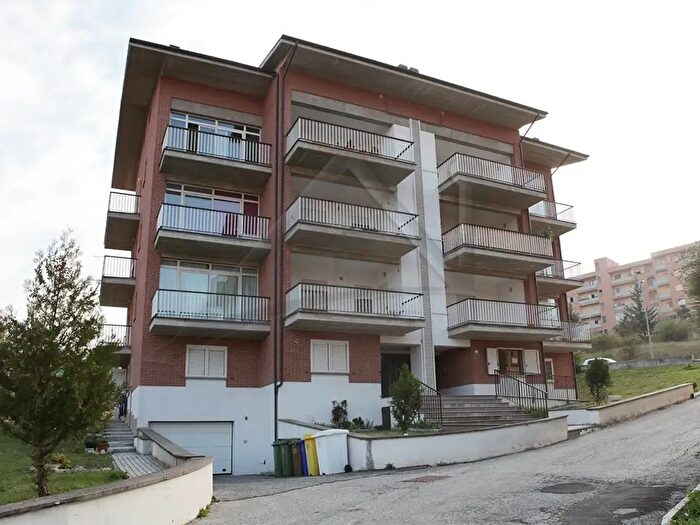 Appartamento quadrilocale in vendita in Via Pasquale Santucci, LAquila