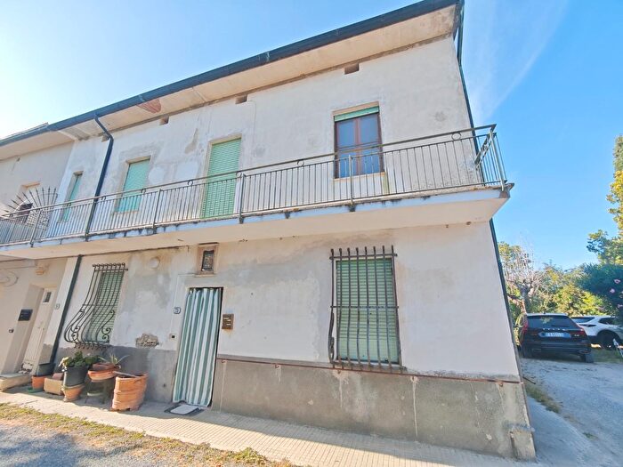 Casa con 11 locali in vendita in Vecchia di Pontedera, Ponsacco
