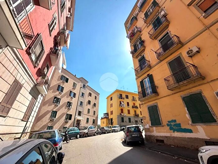 Appartamento bilocale in vendita in Via Pandolfo Collenuccio, Napoli