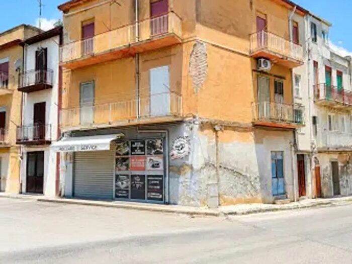 Appartamento con 6 locali in vendita in Via Armando Diaz, Canicatti'